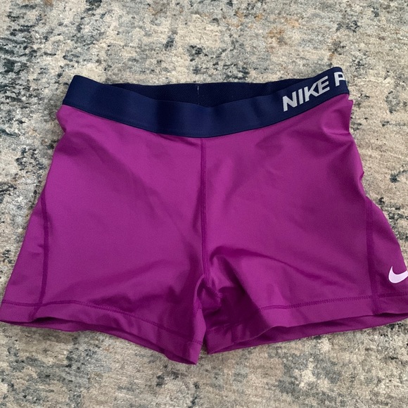 Nike Pro Training Shorts Purple Athletic Workout Compression Women's - Picture 1 of 4